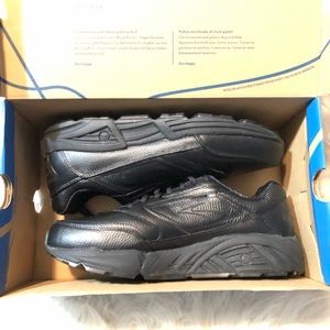 NEW Brooks Addiction Walker Black